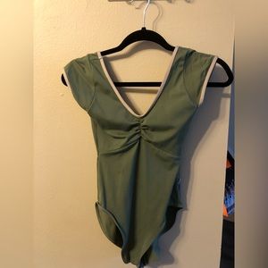 class in pinch front cap sleeve leotard